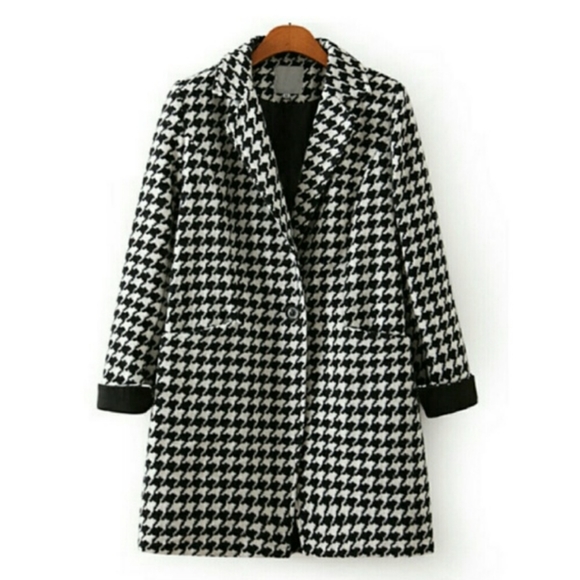 Jackets & Blazers - Black White Long Sleeve Houndstooth Coat